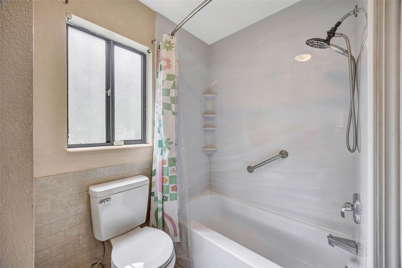 Image 34 of 53 For 407 1st Avenue Ne