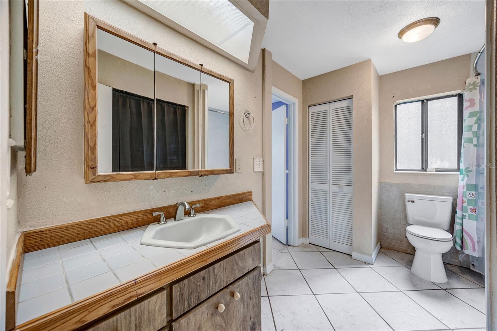 Image 35 of 53 For 407 1st Avenue Ne