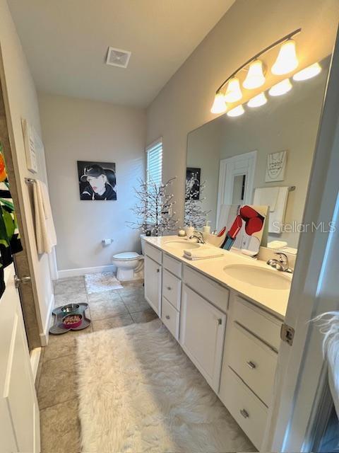 Listing photo id 13 for 8351 Greenway Avenue