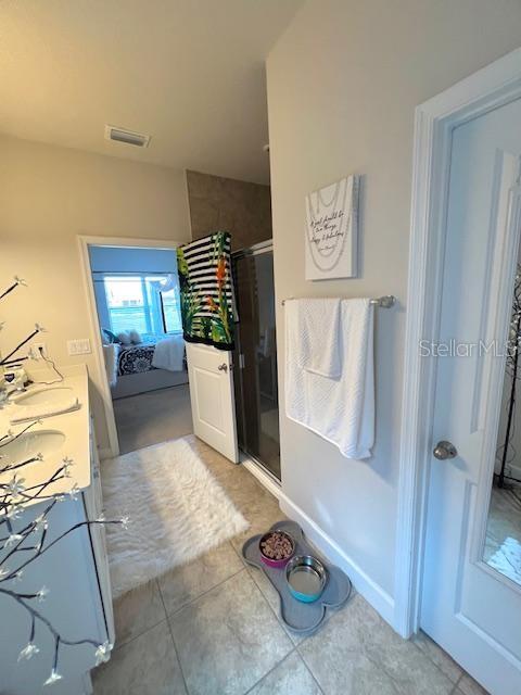 Listing photo id 14 for 8351 Greenway Avenue