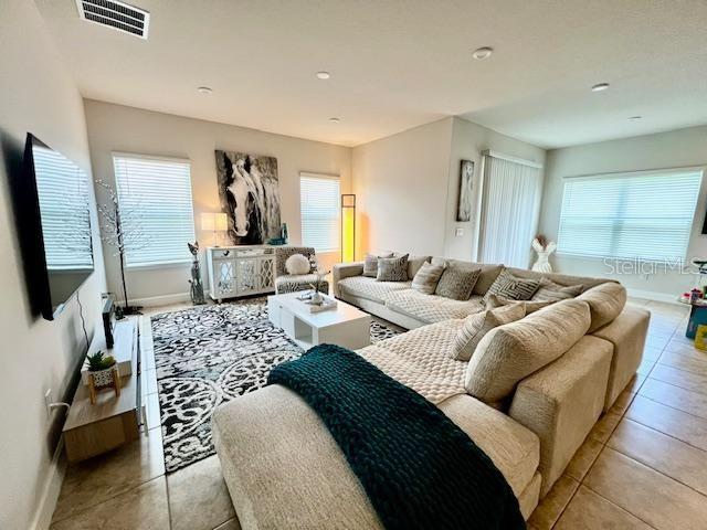 Listing photo id 1 for 8351 Greenway Avenue