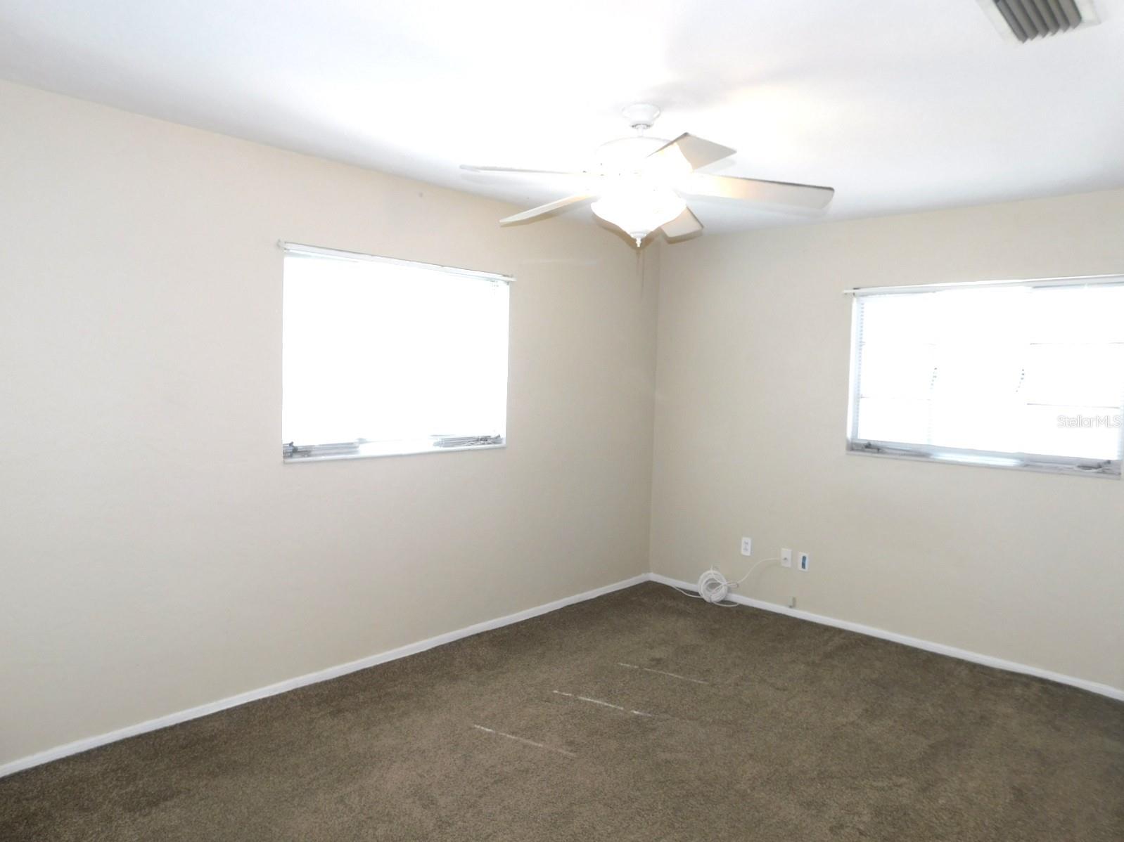 Listing photo id 8 for 6810 13th Street N