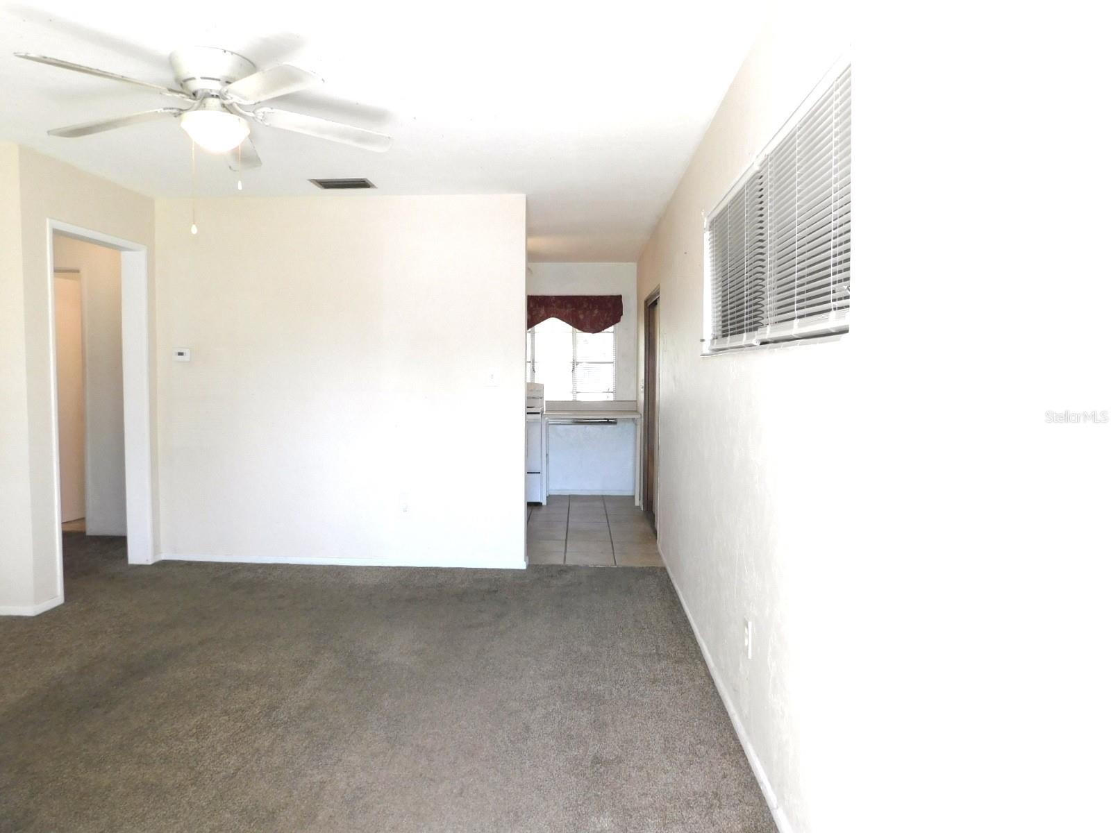 Listing photo id 2 for 6810 13th Street N