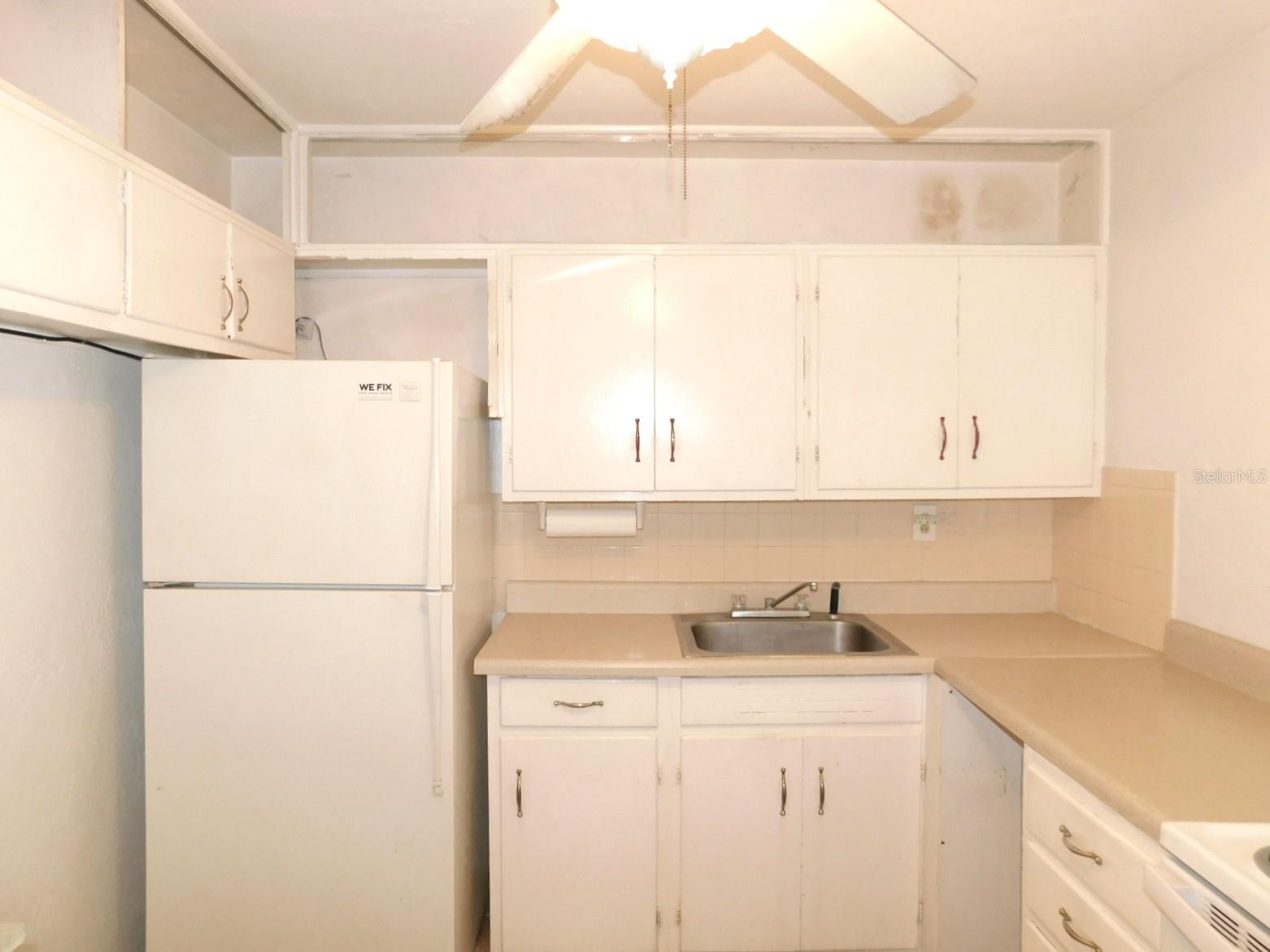 Listing photo id 5 for 6810 13th Street N