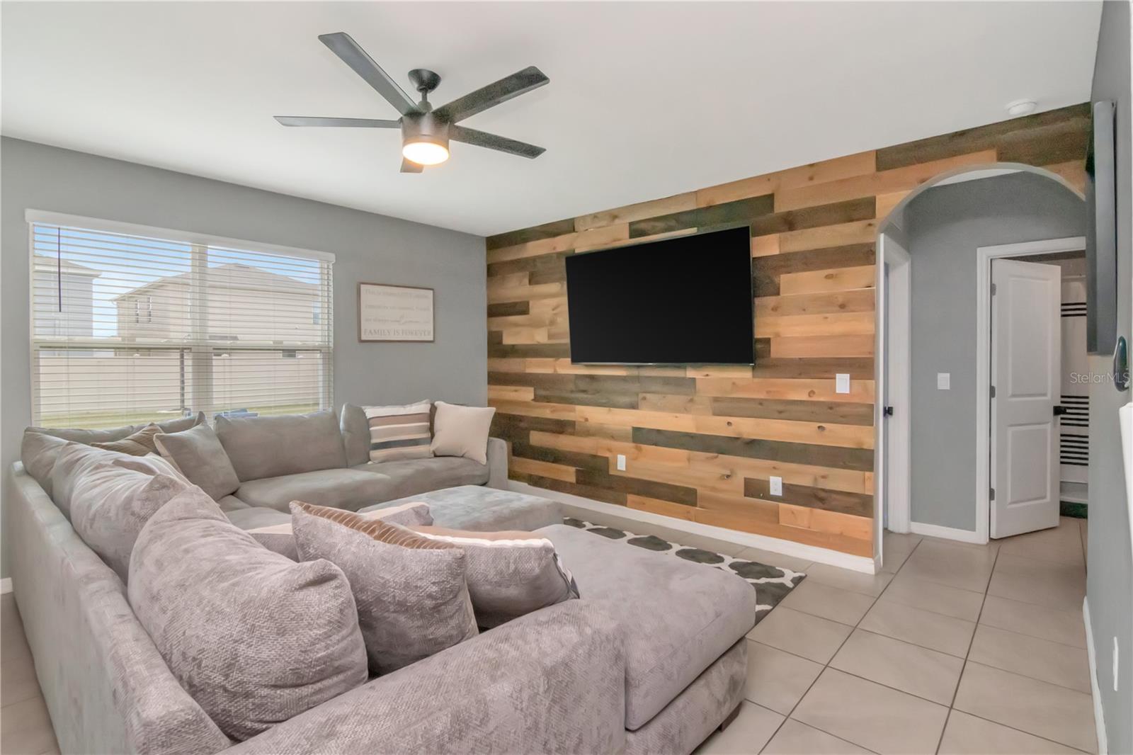 Image 12 of 41 For 33678 Jasper Stone Dr