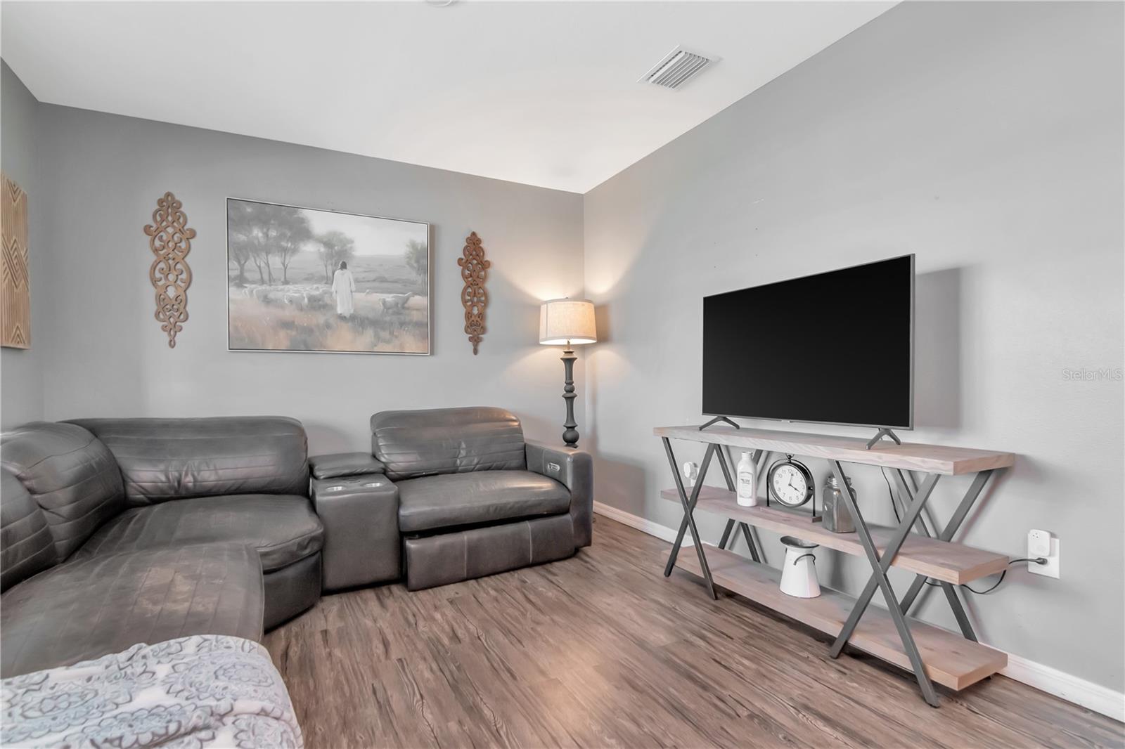 Image 15 of 41 For 33678 Jasper Stone Dr