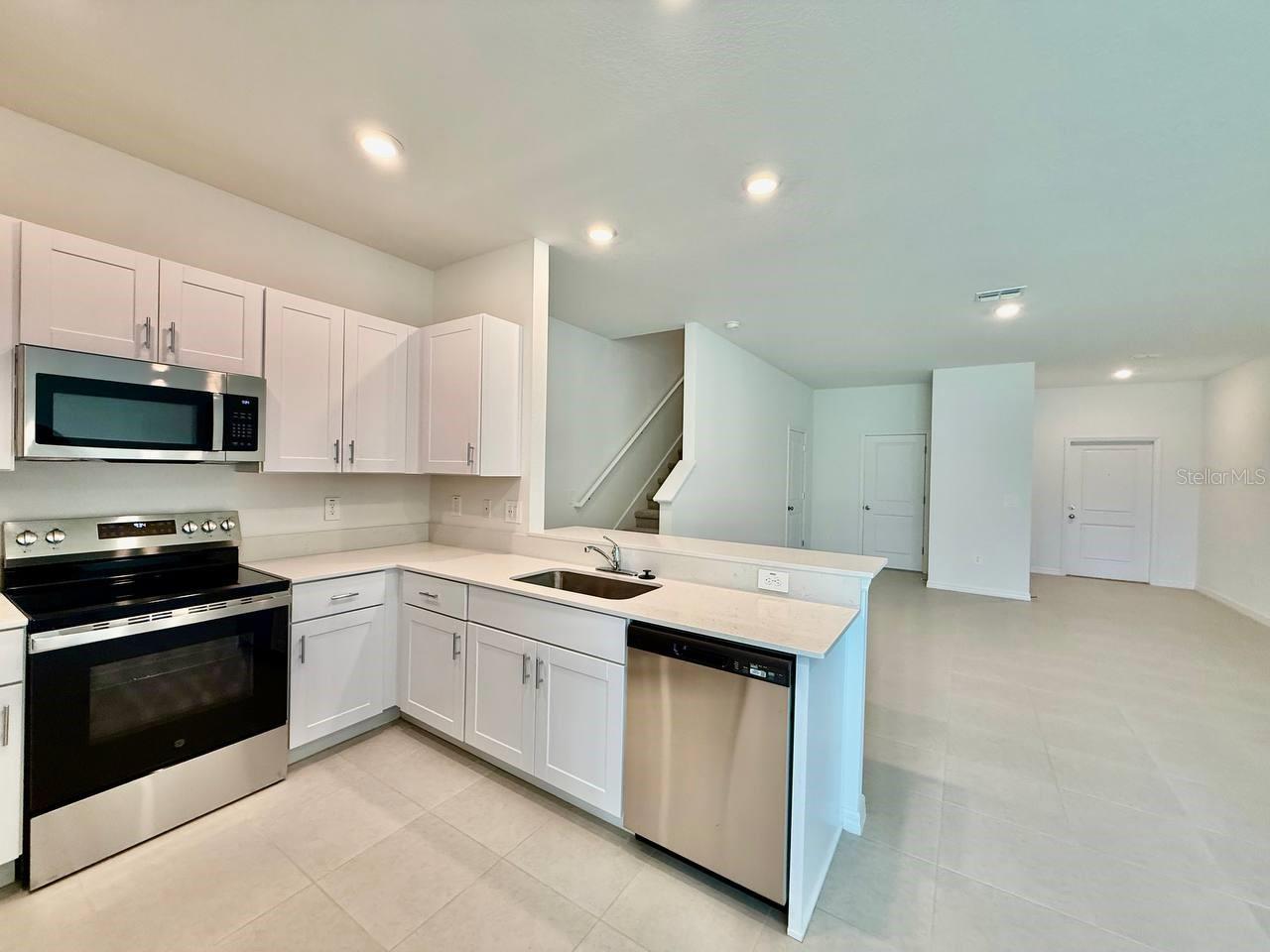 Image 13 of 31 For 10409 Golden Sands Avenue