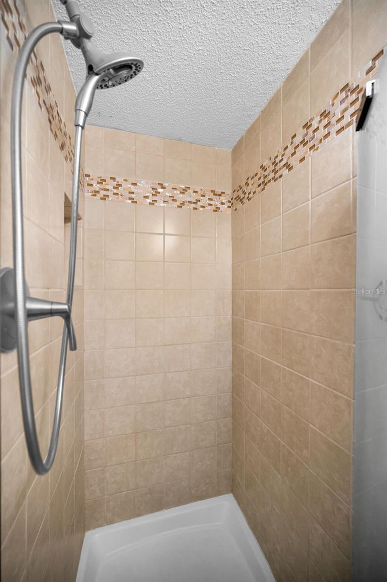 Image 26 of 66 For 1000 Crane Court