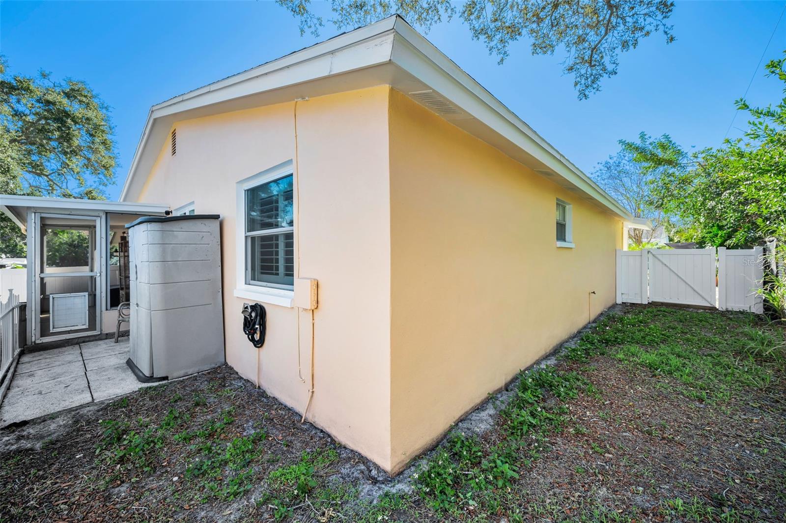 Image 41 of 66 For 1000 Crane Court