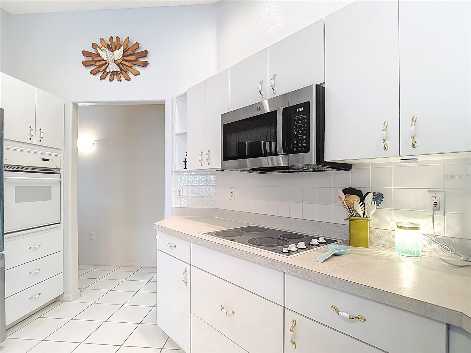 Image 14 of 32 For 8410 Maybelle Drive