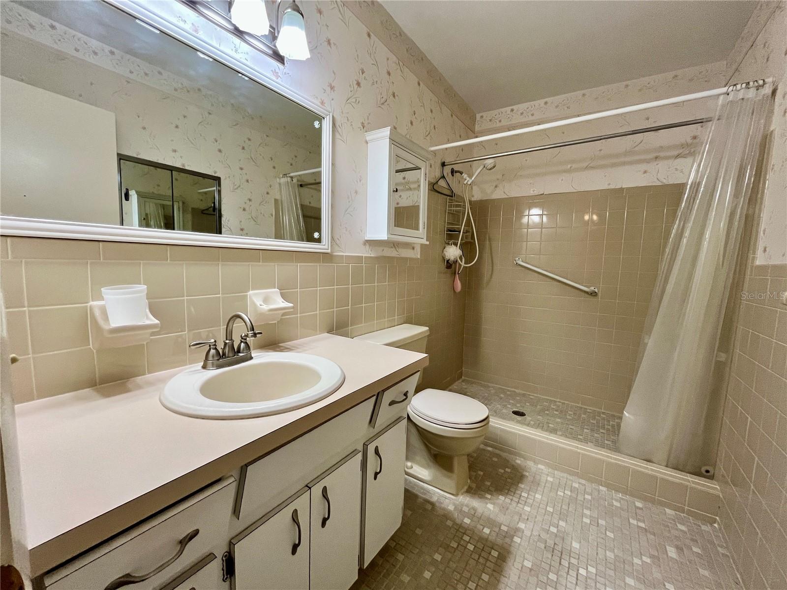 Image 27 of 50 For 2258 World Parkway Boulevard W 56