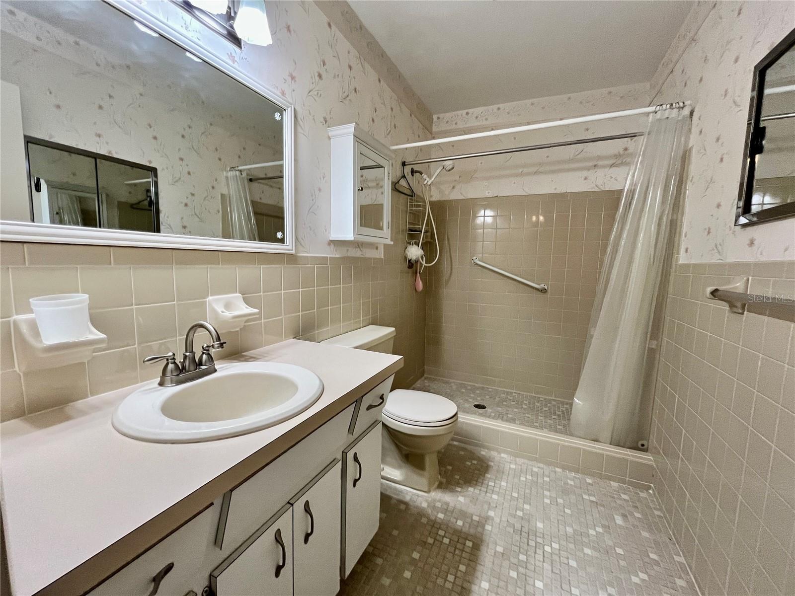 Image 28 of 50 For 2258 World Parkway Boulevard W 56