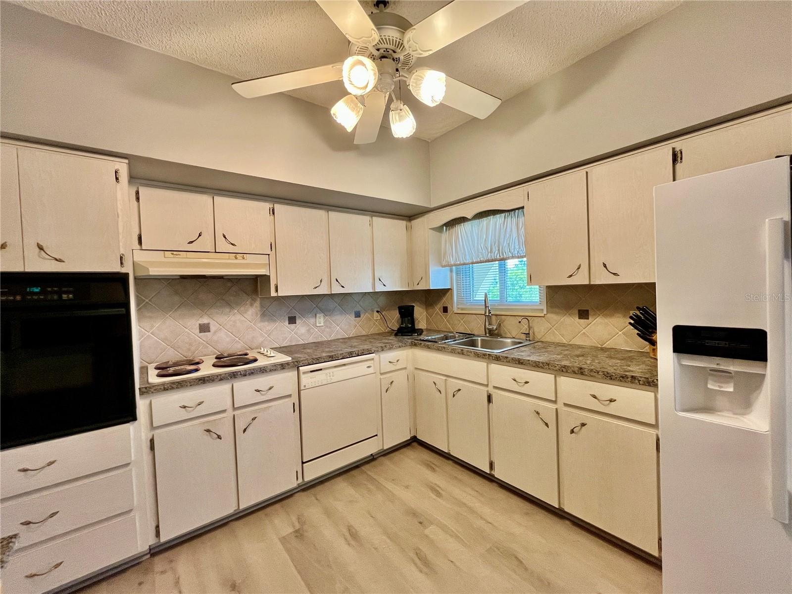 Image 8 of 50 For 2258 World Parkway Boulevard W 56