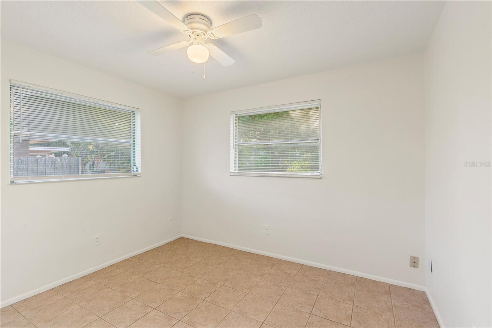 Image 12 of 19 For 1248 Lazy Lake Road W