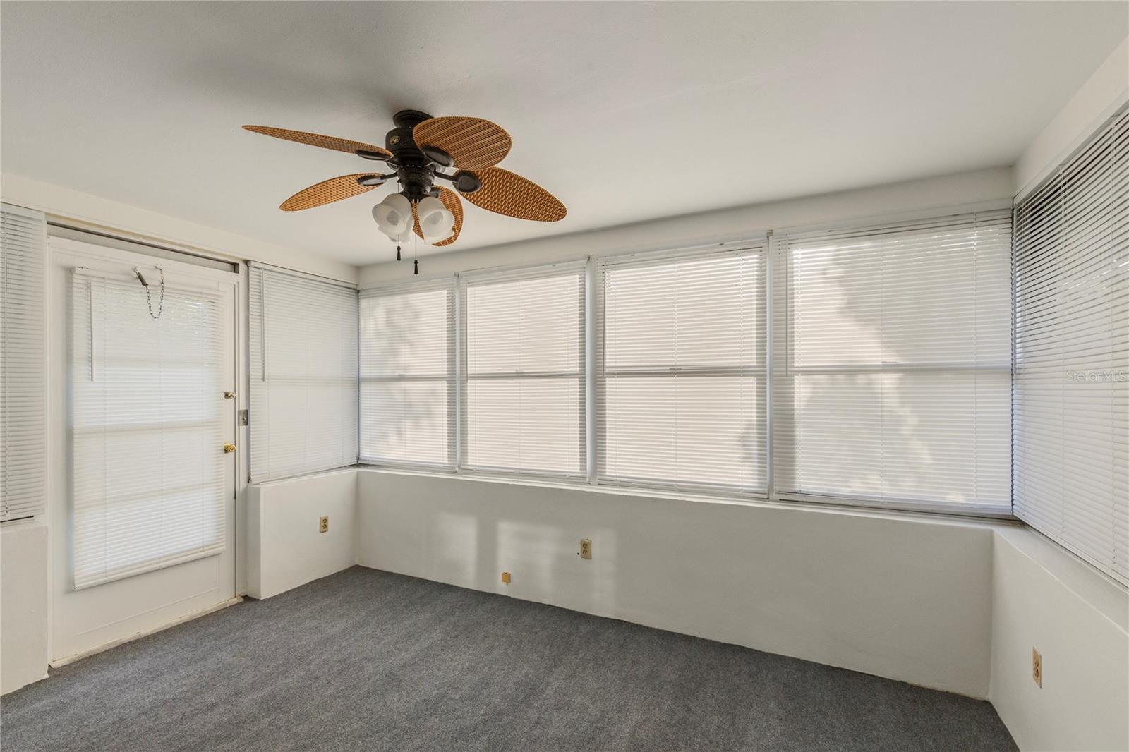 Image 16 of 19 For 1248 Lazy Lake Road W