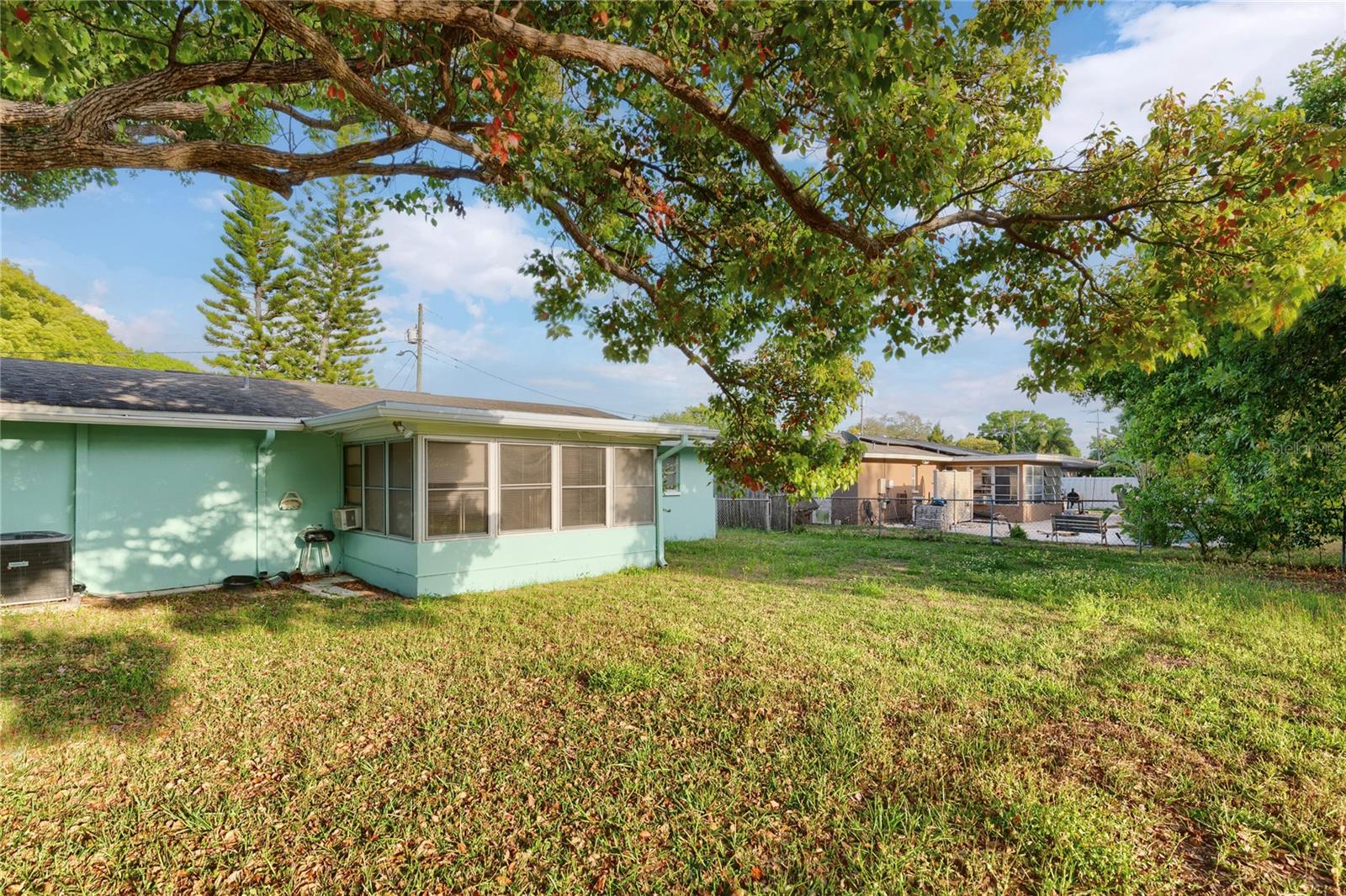 Image 19 of 19 For 1248 Lazy Lake Road W