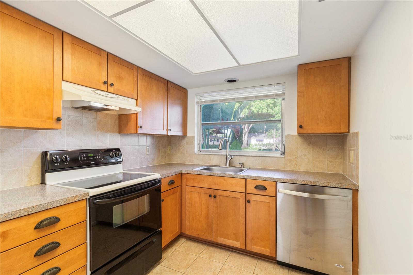 Image 2 of 19 For 1248 Lazy Lake Road W