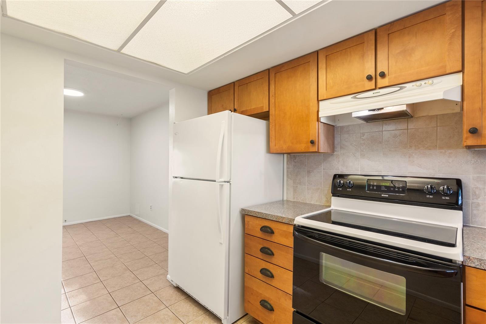 Image 3 of 19 For 1248 Lazy Lake Road W