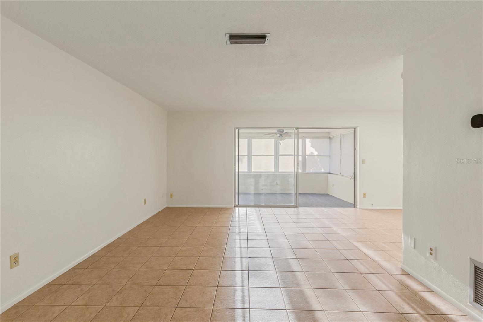 Image 6 of 19 For 1248 Lazy Lake Road W