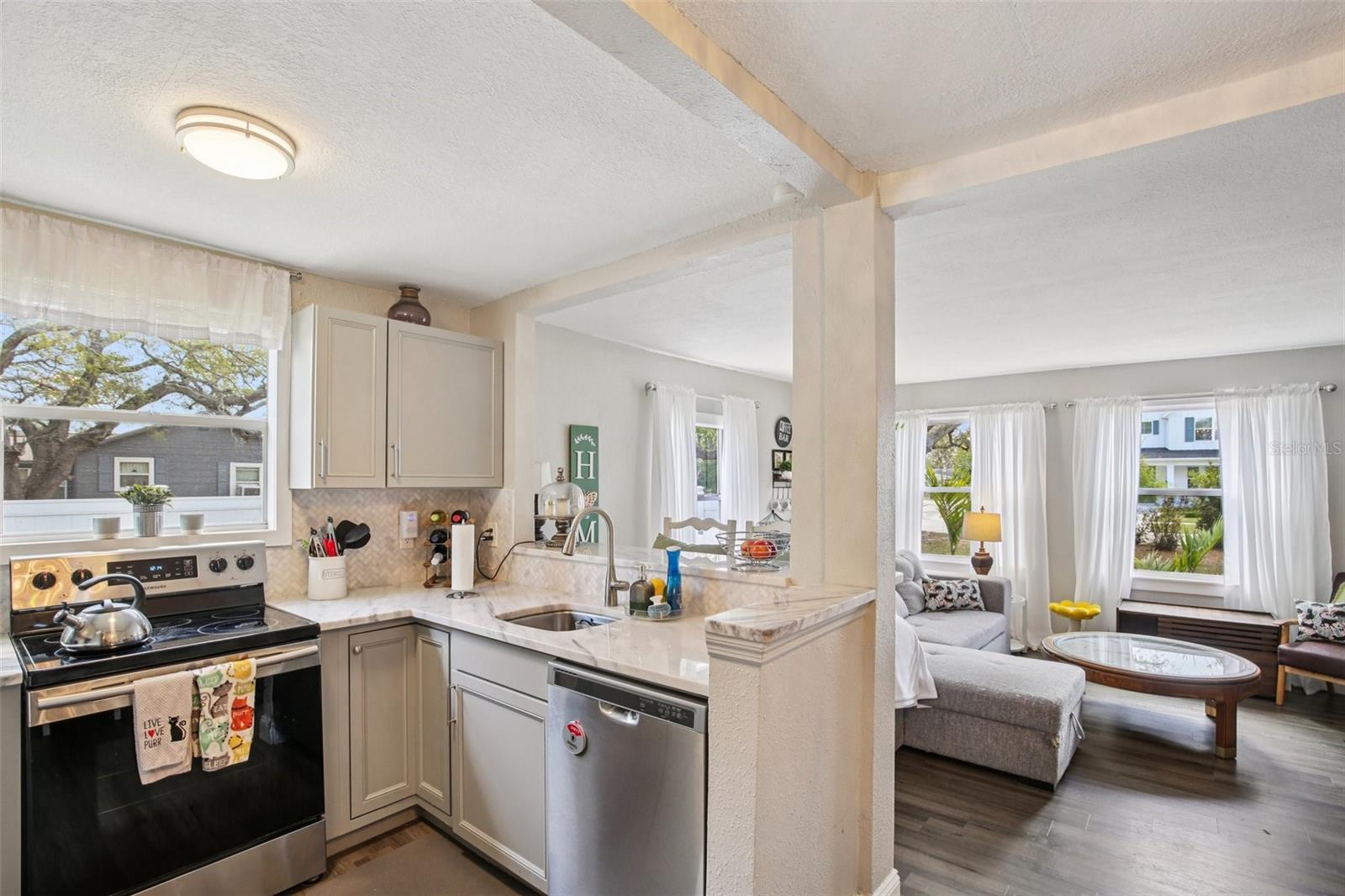 Image 10 of 29 For 4801 Emerson Avenue S