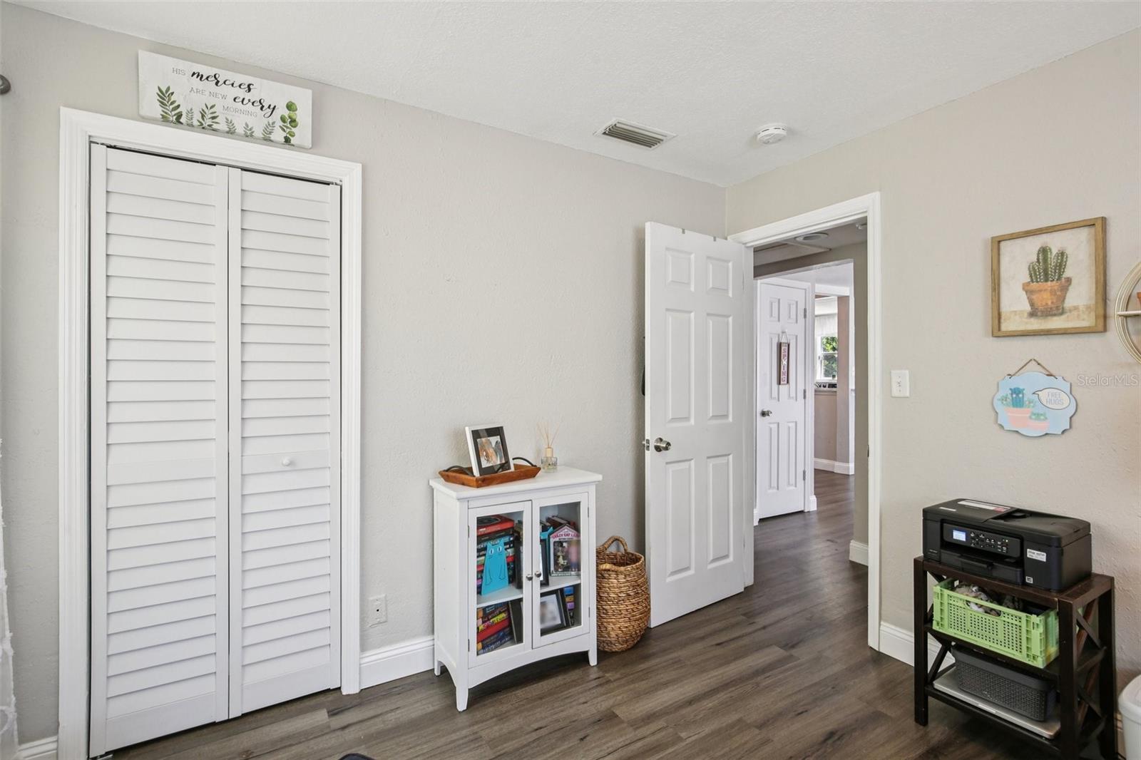 Image 15 of 29 For 4801 Emerson Avenue S