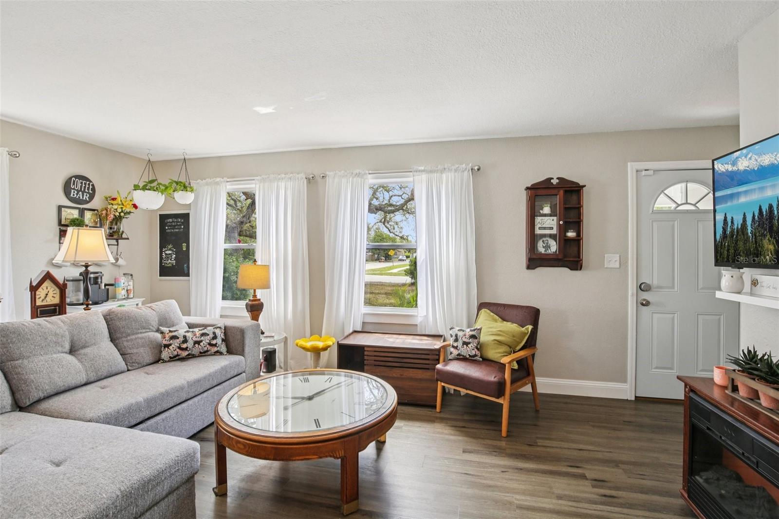 Image 8 of 29 For 4801 Emerson Avenue S