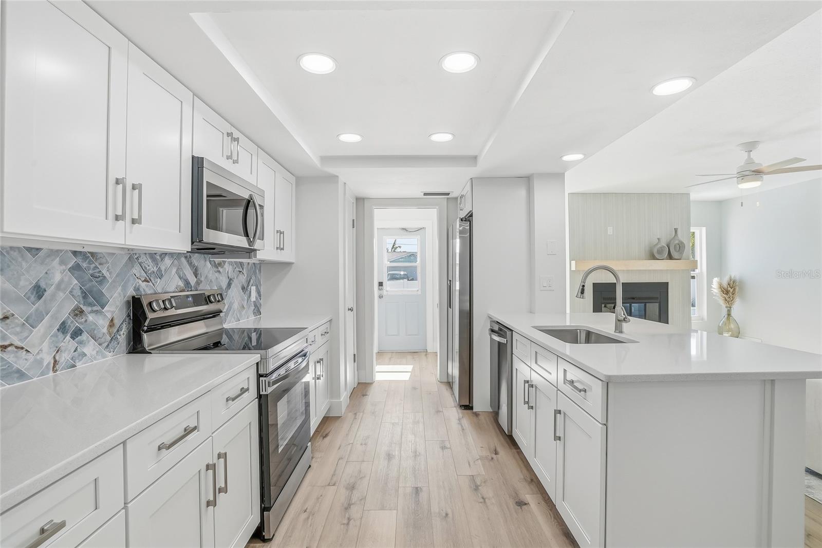 Image 14 of 46 For 5708 Bayshore Drive