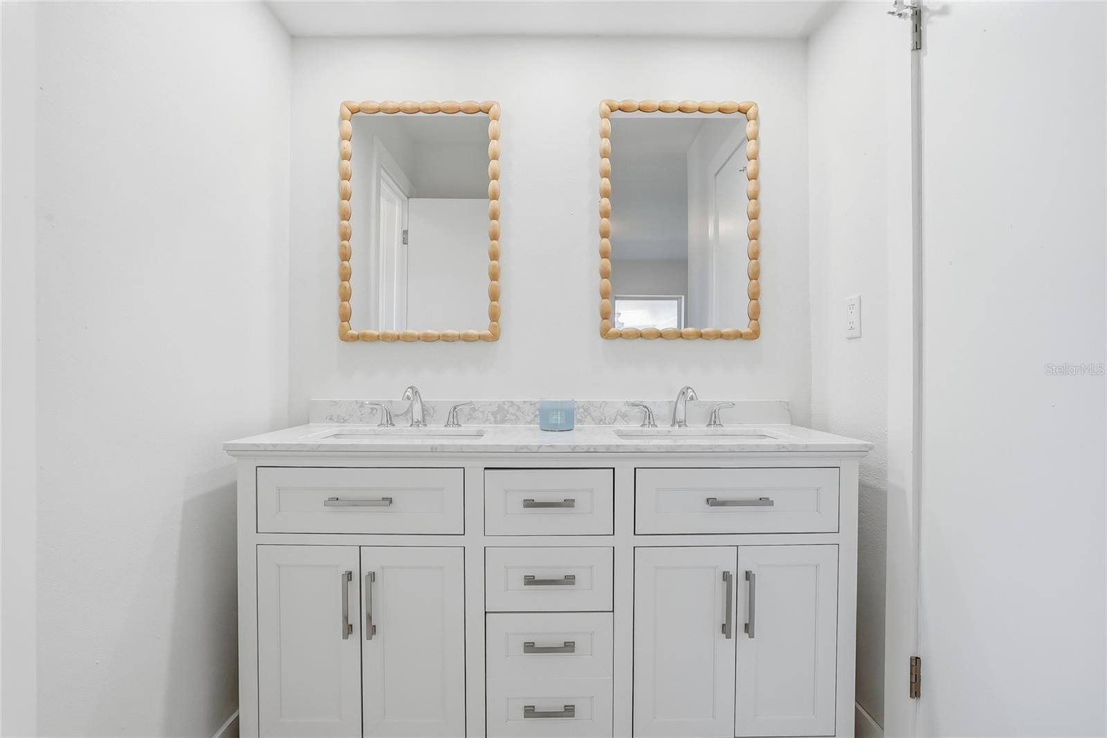 Image 25 of 46 For 5708 Bayshore Drive