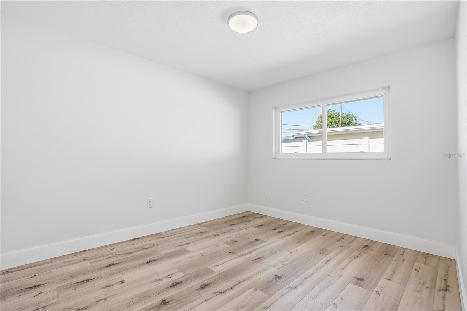 Image 33 of 46 For 5708 Bayshore Drive