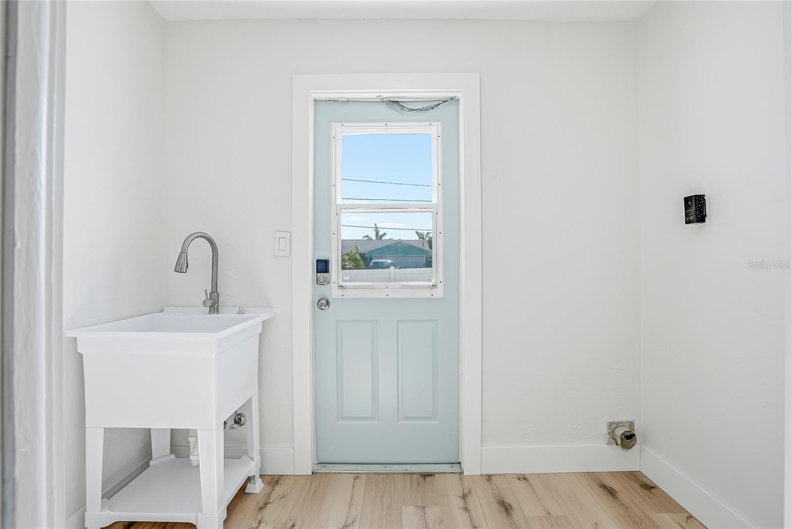 Image 35 of 46 For 5708 Bayshore Drive