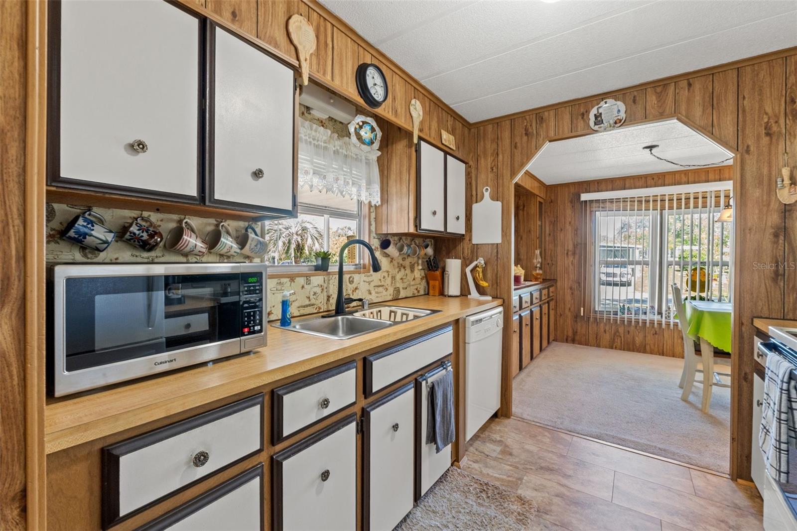 Image 11 of 36 For 15110 Rialto Avenue