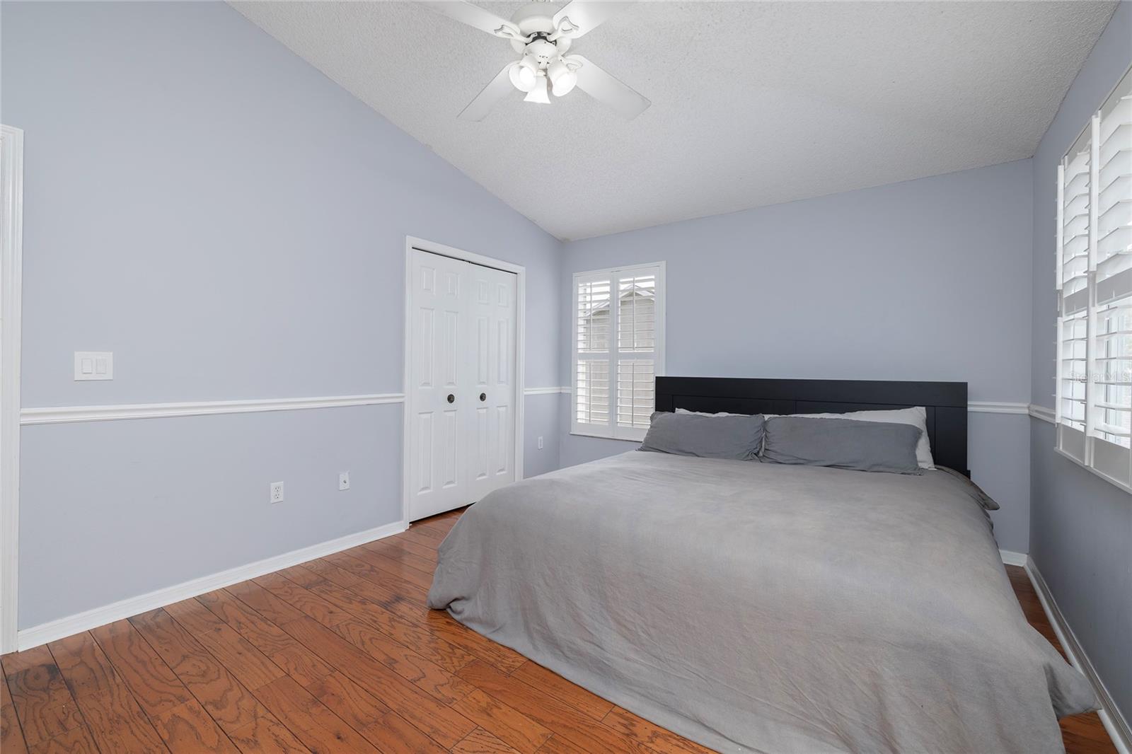 Image 21 of 59 For 4859 Augusta Avenue