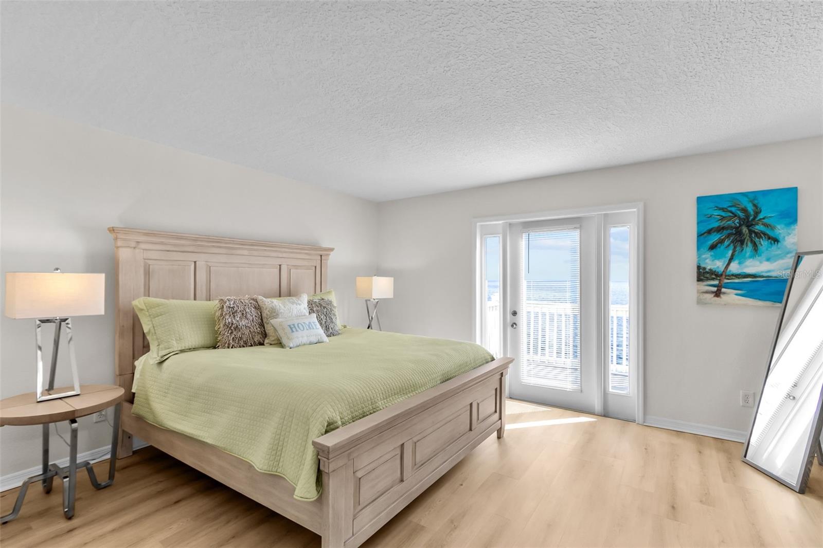 Image 18 of 32 For 5026 Coquina Key Drive Se 5026