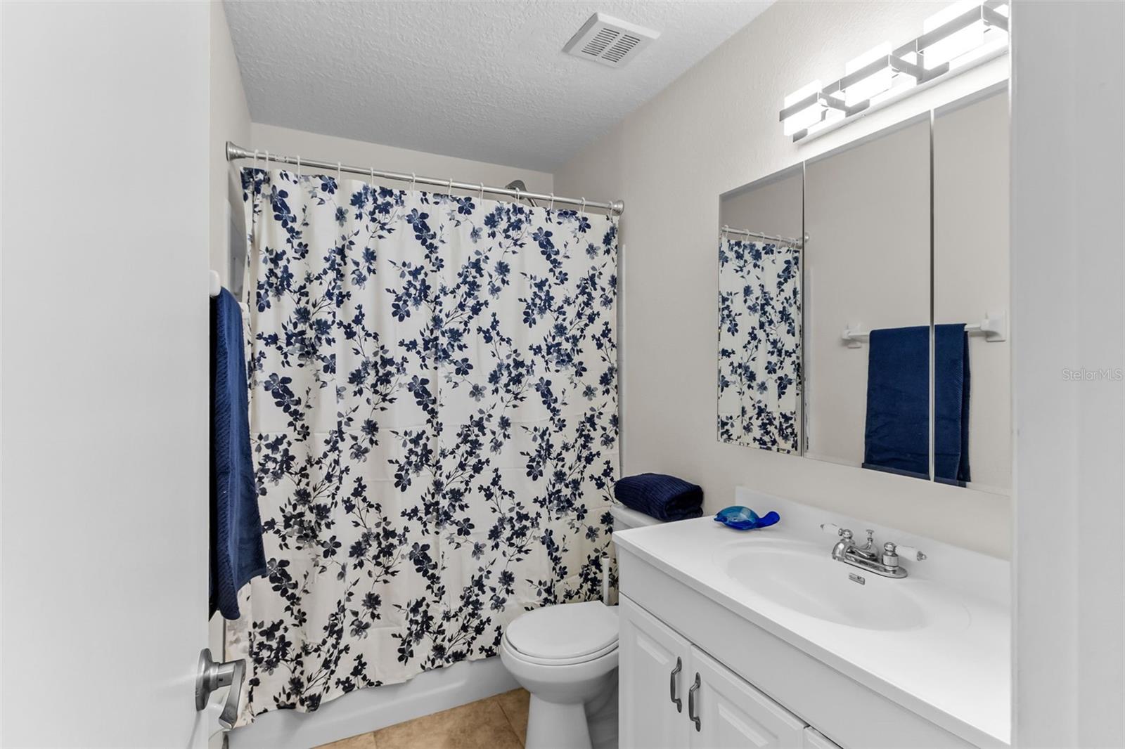 Image 22 of 32 For 5026 Coquina Key Drive Se 5026