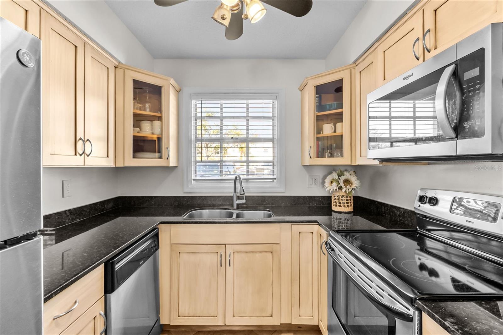 Image 8 of 32 For 5026 Coquina Key Drive Se 5026