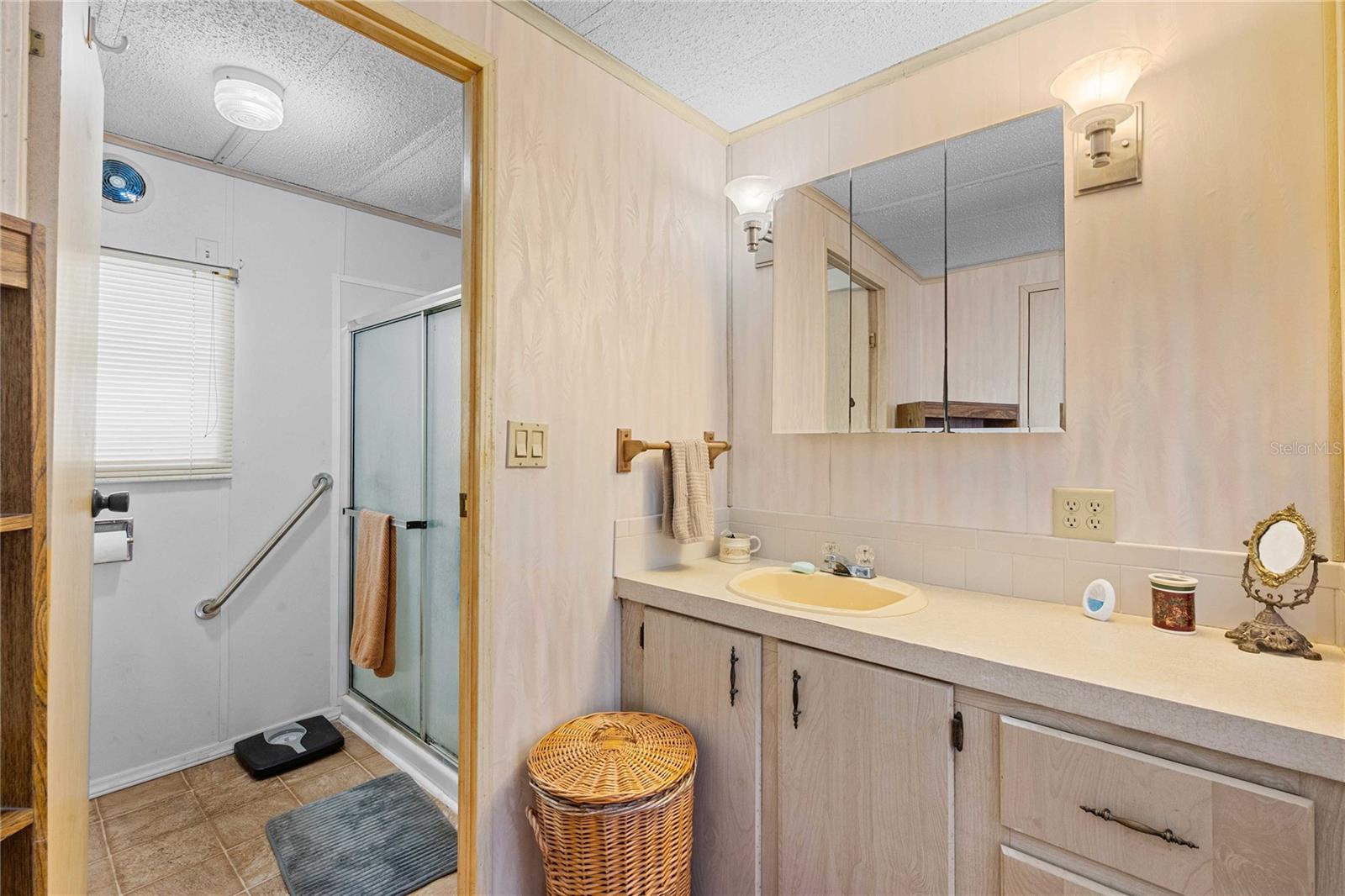 Image 18 of 46 For 7135 El Dewitt Street