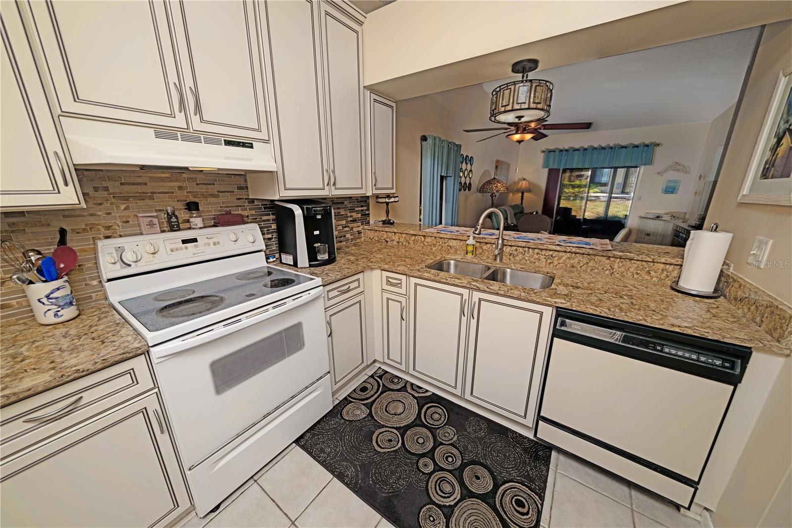 Image 4 of 16 For 1375 Azalea Drive 1501