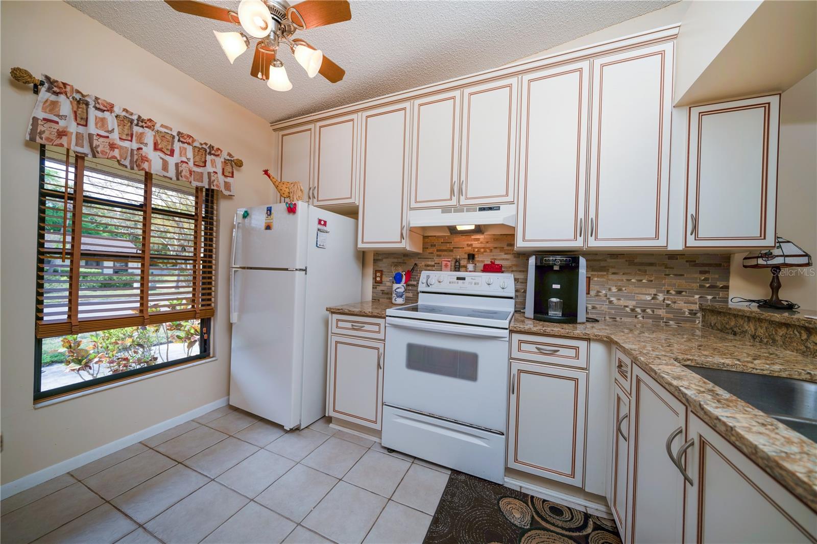 Image 5 of 16 For 1375 Azalea Drive 1501