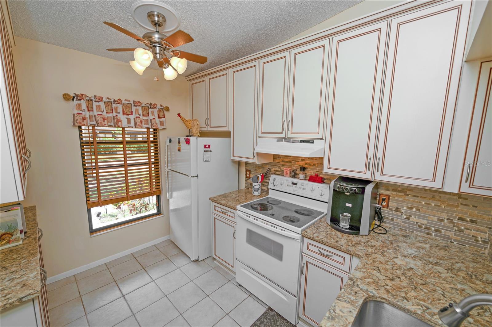 Image 6 of 16 For 1375 Azalea Drive 1501