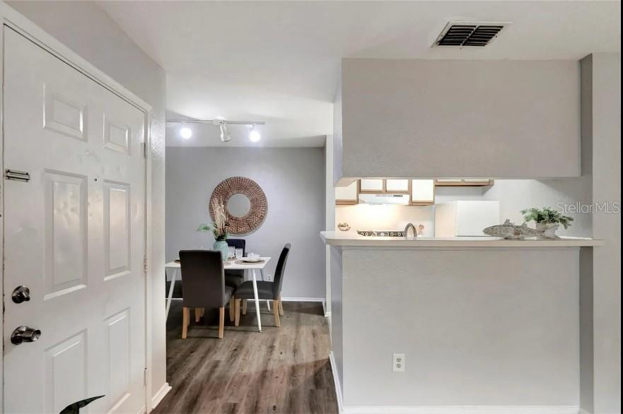 Image 16 of 25 For 1400 Gandy Boulevard 1407