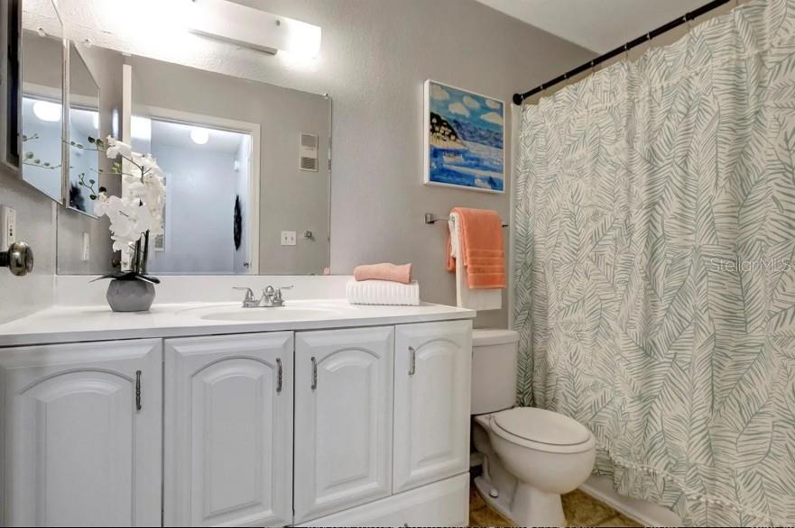 Image 21 of 25 For 1400 Gandy Boulevard 1407