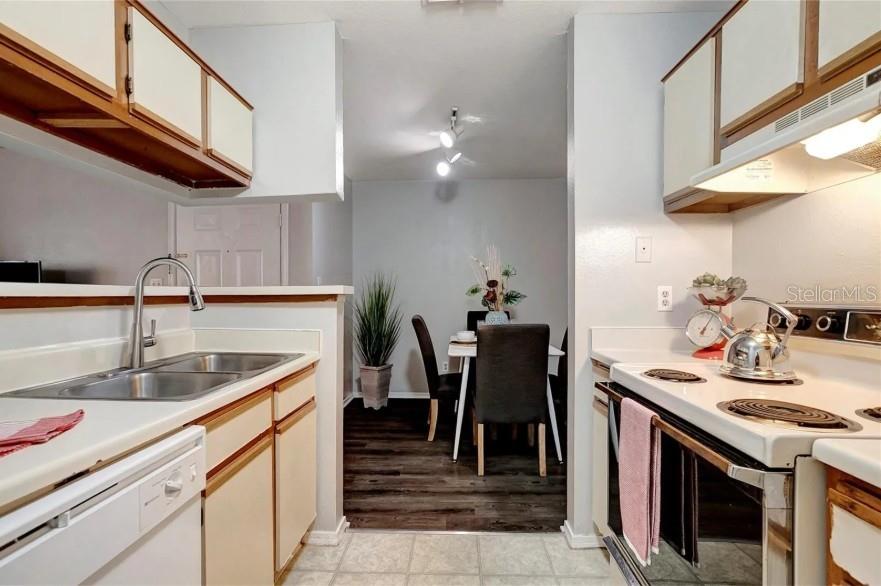 Image 8 of 25 For 1400 Gandy Boulevard 1407