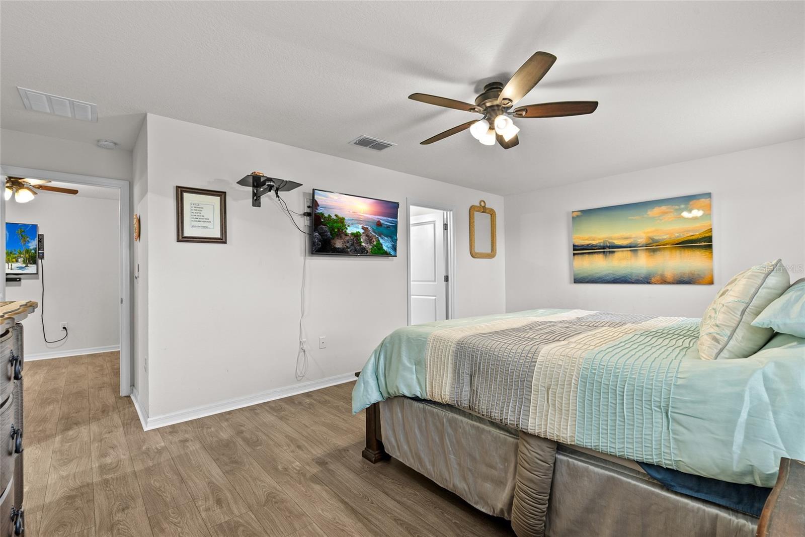 Image 26 of 39 For 5946 81st Avenue N