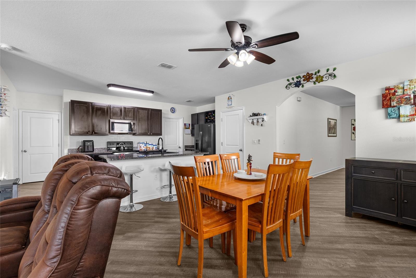 Image 8 of 39 For 5946 81st Avenue N