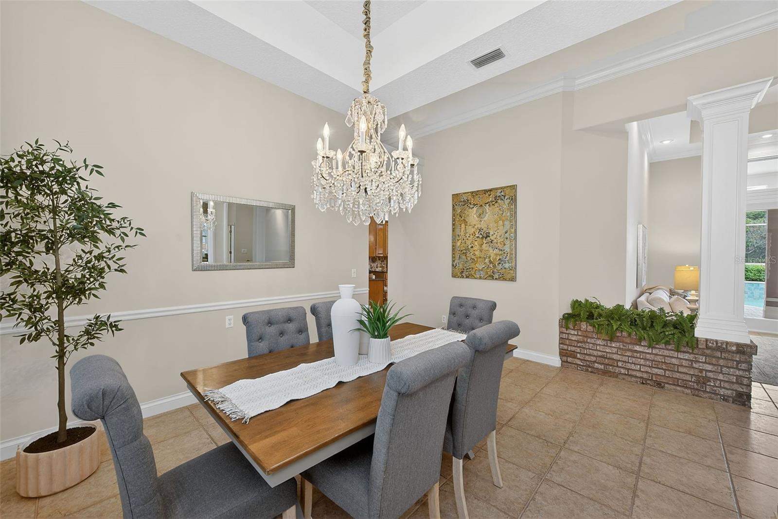 Listing photo id 10 for 7640 Hunter Lane N