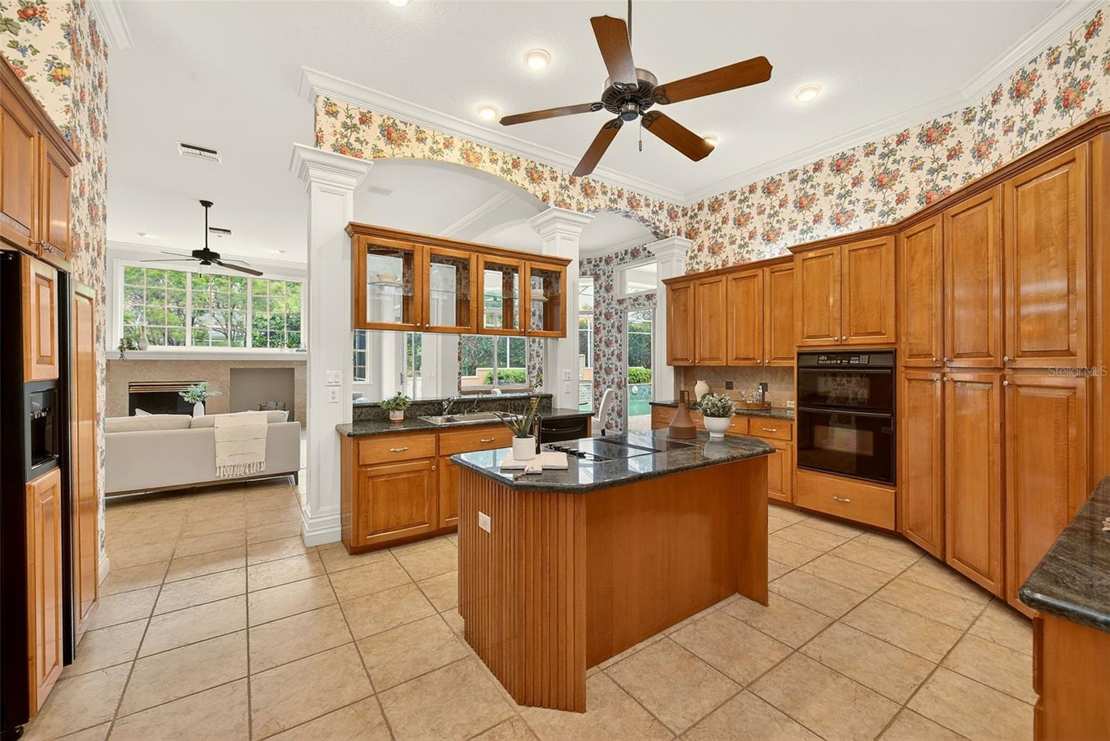 Listing photo id 11 for 7640 Hunter Lane N