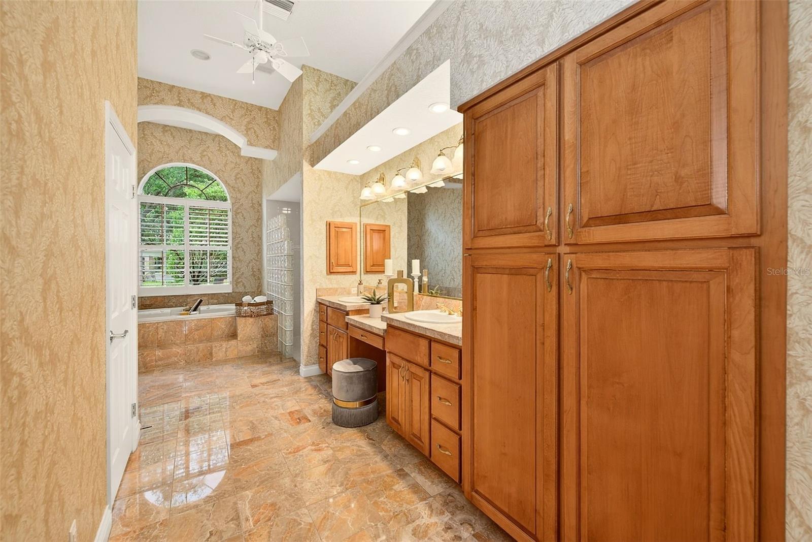 Listing photo id 26 for 7640 Hunter Lane N