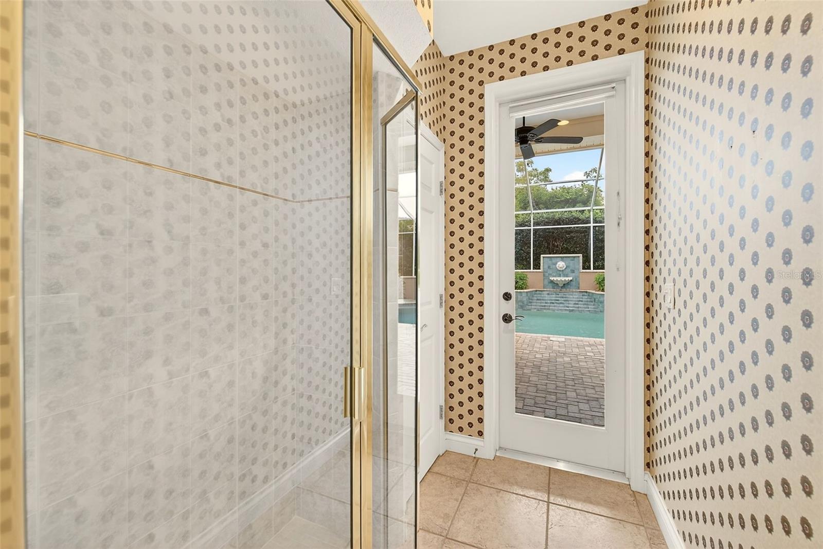 Listing photo id 32 for 7640 Hunter Lane N