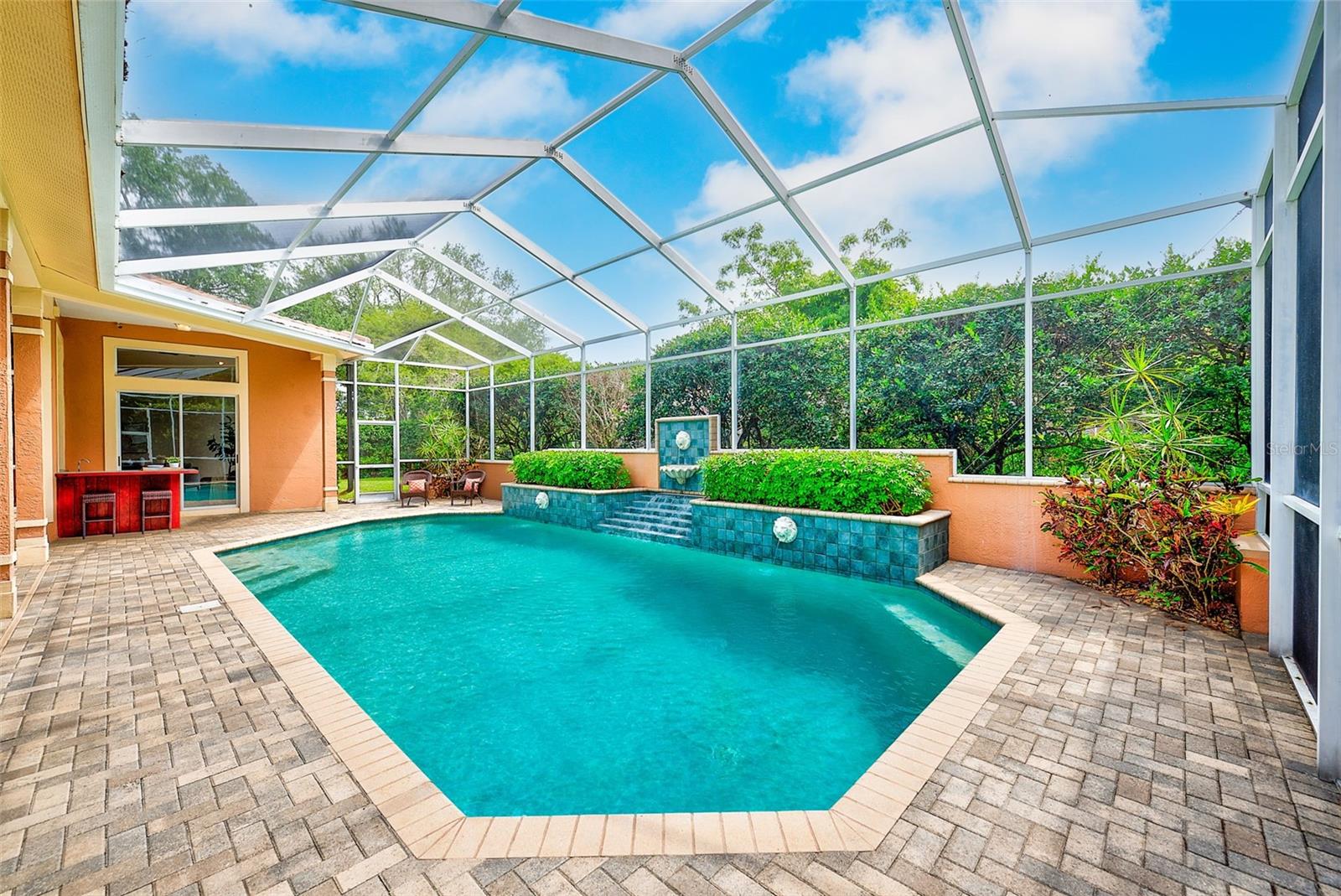 Listing photo id 35 for 7640 Hunter Lane N