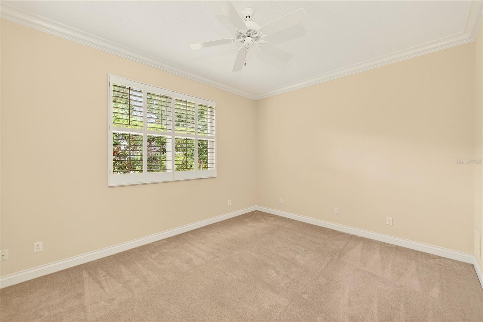 Listing photo id 37 for 7640 Hunter Lane N